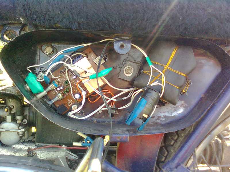 аккум от шуроповёрта на 13,7v